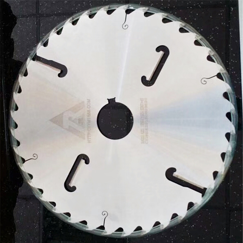 怎樣解決因散熱差造成的鋸片燒片。