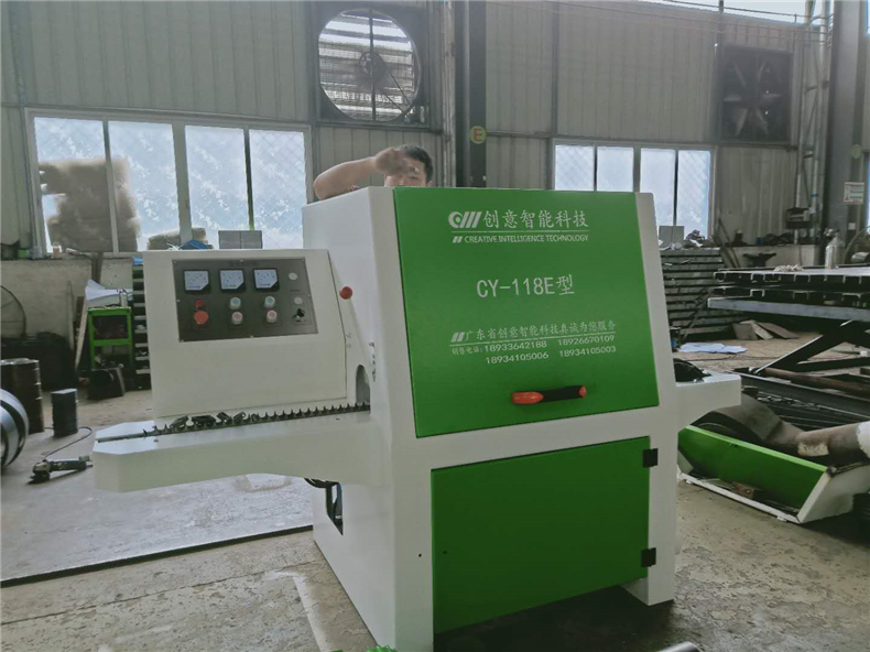 118型0新款圓木多片鋸，采用超薄鋸片，出材率高達80%以上