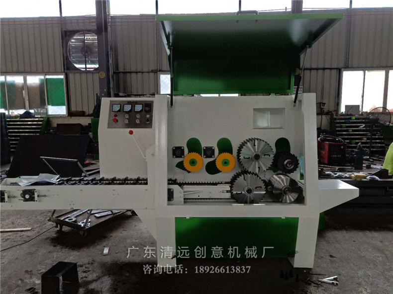 圓木多片鋸采用V型送料鏈自動對中，送料更穩(wěn)定