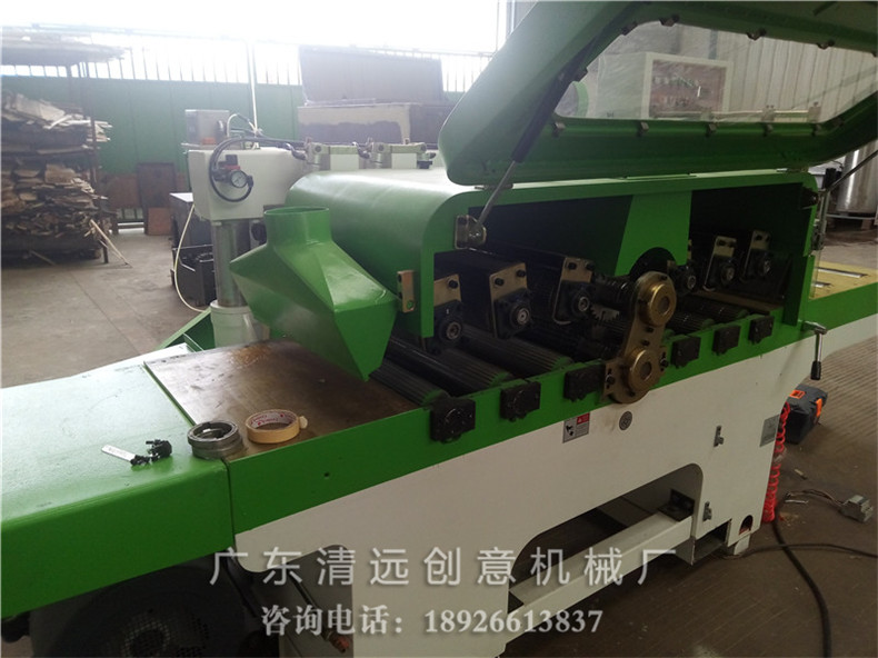 方木多片鋸采用上下軸送料更穩(wěn)，鋸面平滑