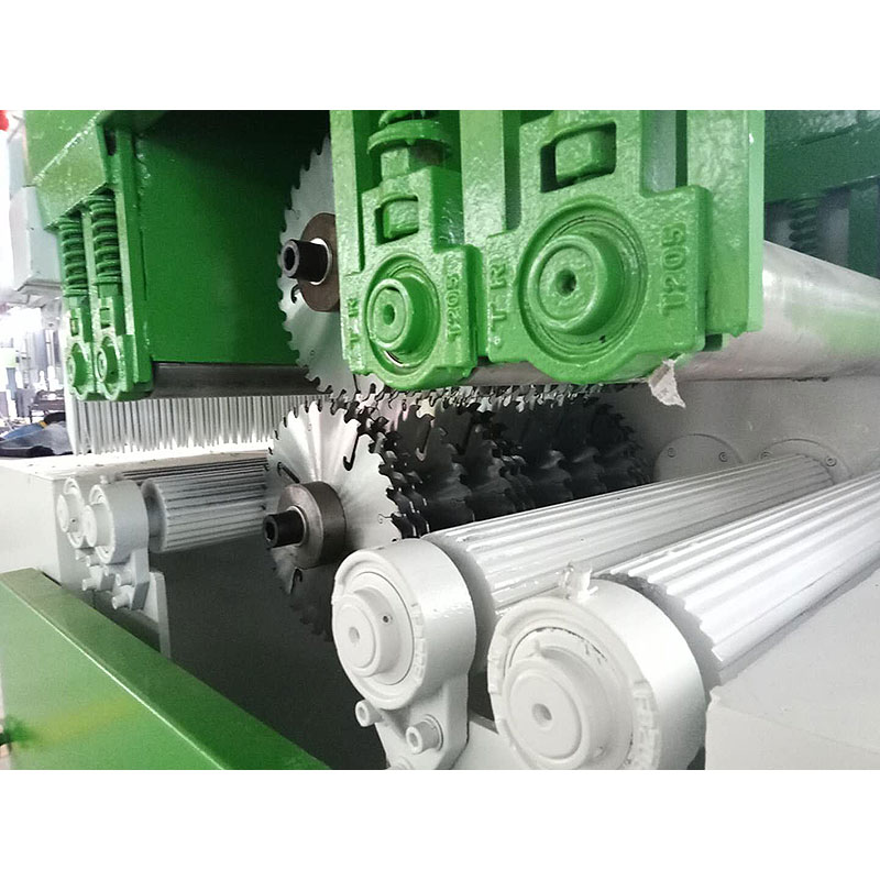 創(chuàng)意木工機(jī)械方木多片鋸采用的超薄合金鋸片，出材率高達(dá)90%以上