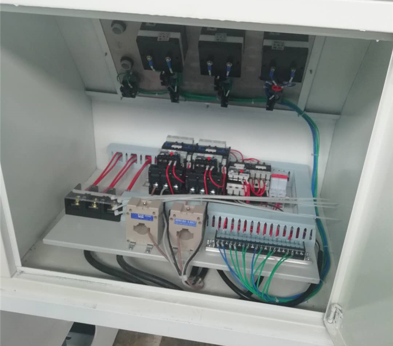 方木多片鋸電機(jī)啟動失敗的產(chǎn)生原因：   1.電氣原因：如缺相、電壓超出允許值等;   2.機(jī)械原因：如電動機(jī)損壞(軸承)等;  