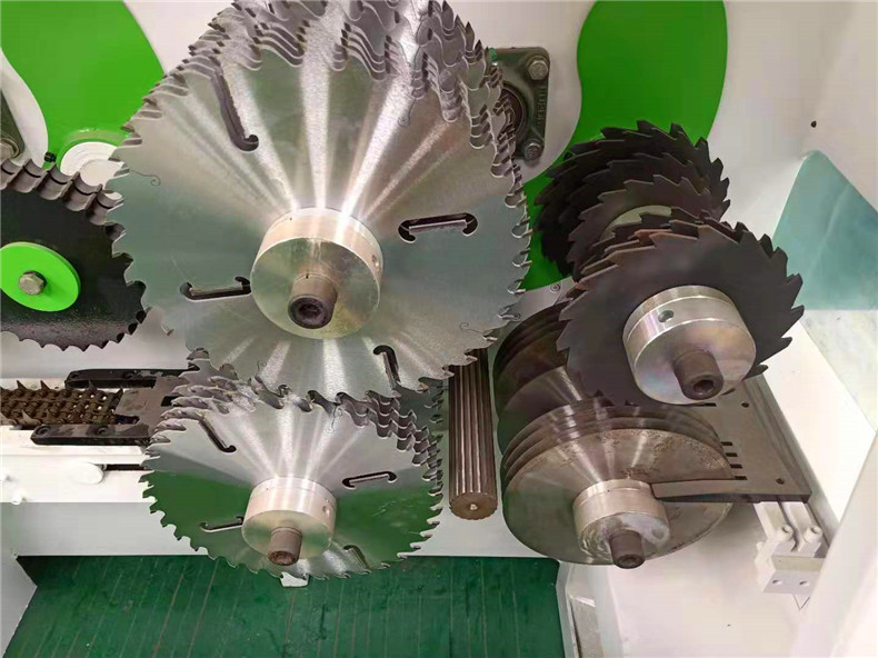 多片鋸內(nèi)倉