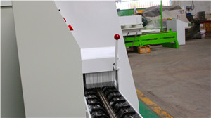 清遠(yuǎn)圓木多片鋸廠家：多片鋸防彈裝置防止木條反彈，安全性更高