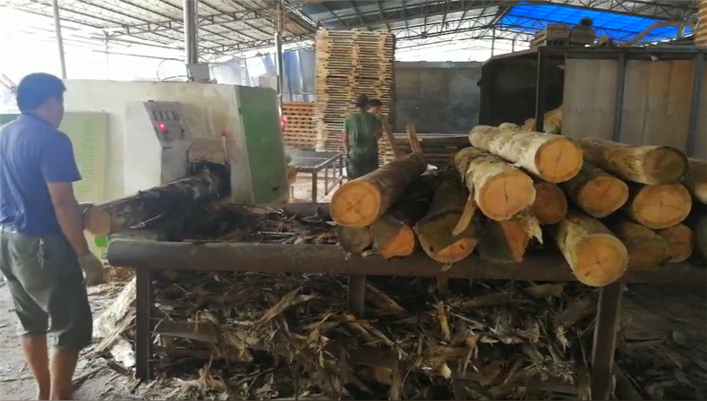 客戶床板加工現(xiàn)場(chǎng)