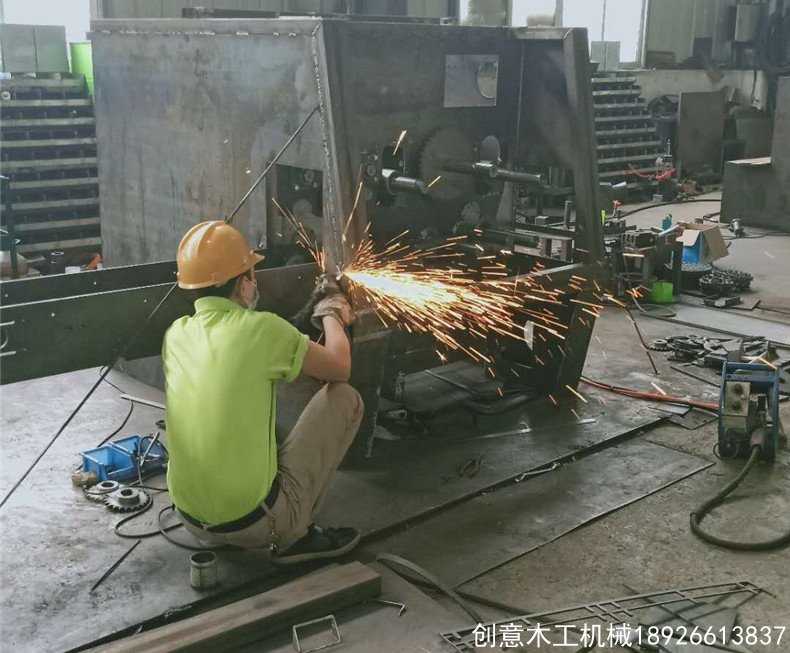 圓木多片鋸 創(chuàng)意木工機械